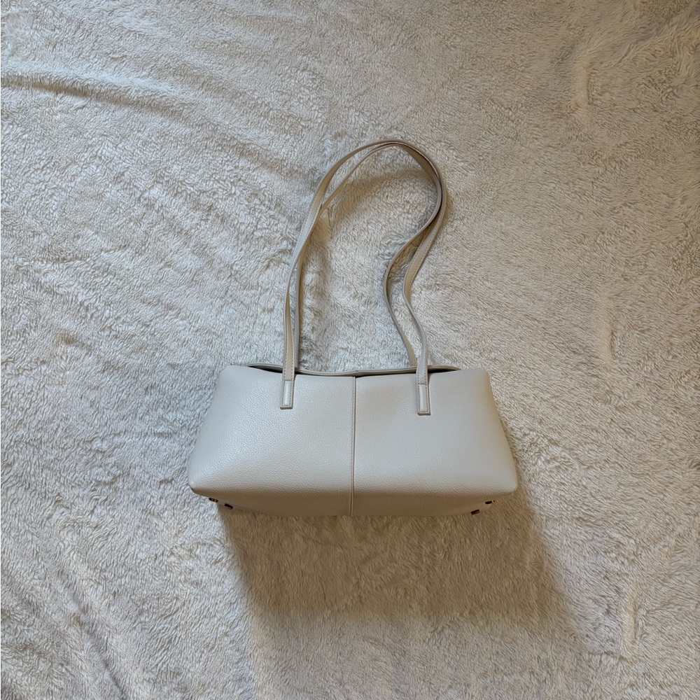 white flap shoulder bag